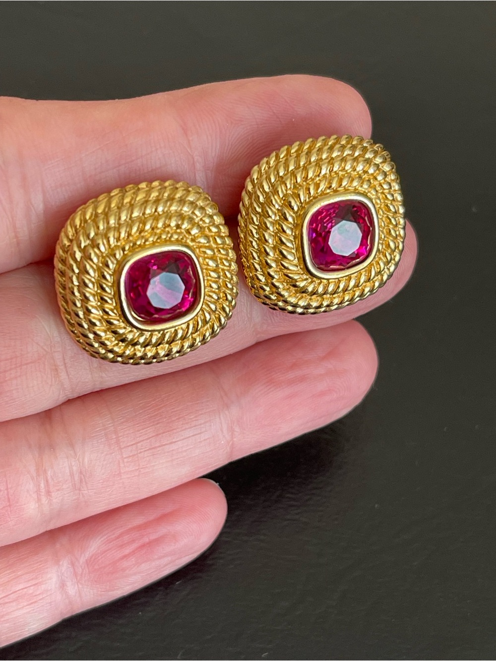 Vintage swan signed Swarovski Rope Frame Pink Crystal Stud Earrings - Picture 5 of 8